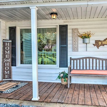 Peaceful Renovated Home With Deck On Half Acre! アッシュボーロ エクステリア 写真